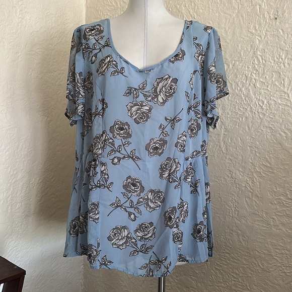 torrid Tops - Torrid Blue Gray Roses Blouse 1X